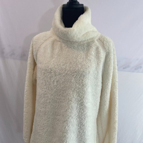 SOLD Old Navy Winter White Fleece Mock Neck Long Sleeve Top NWOT - Picture 6 of 15